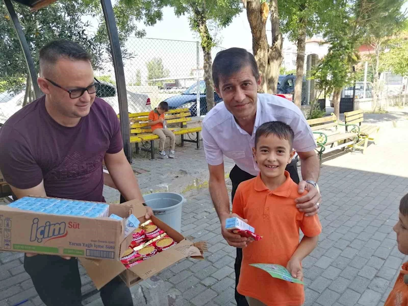 Dünya Süt Gününde öğrencilere süt dağıtıldı
