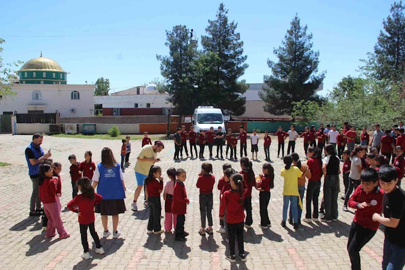 Cizre’de öğrenciler 