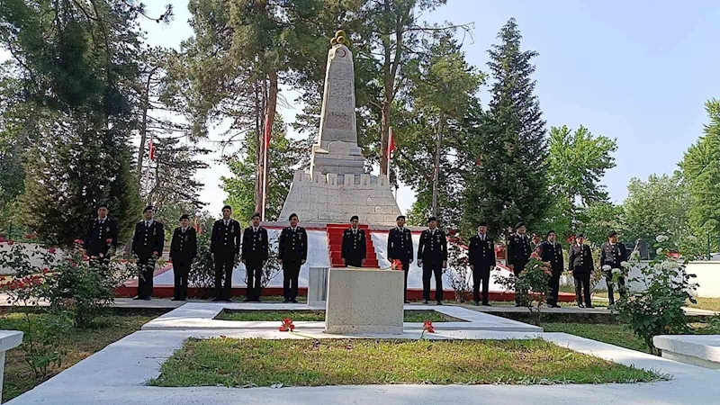 Edirne’de jandarma şehitleri için anma programı düzenlendi
