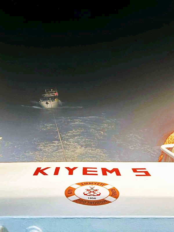 Dalaman açıklarında sürüklenen tekne kurtarıldı
