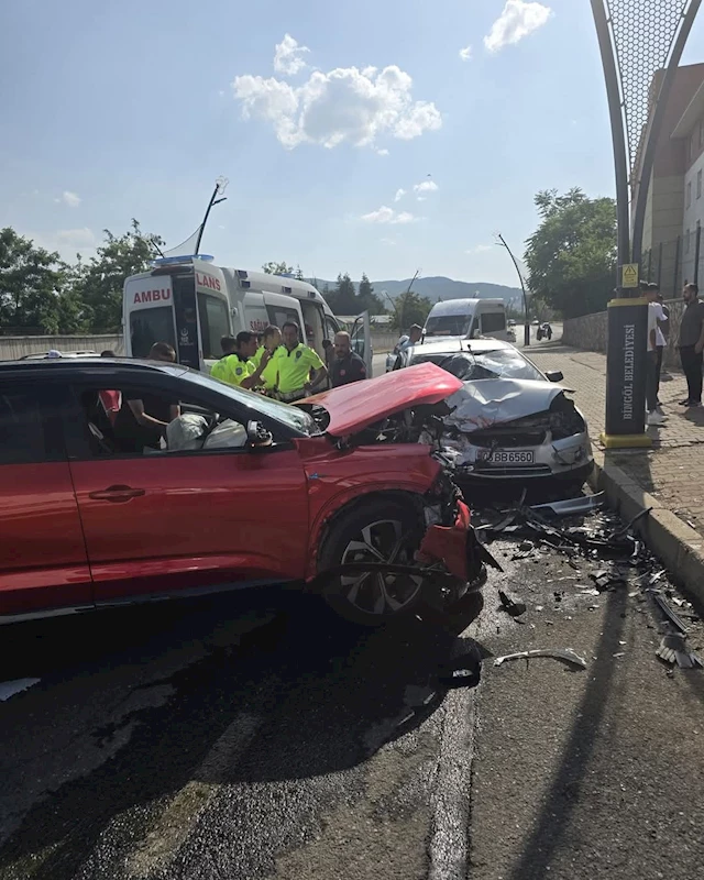 Bingöl’de trafik kazası: 3 yaralı
