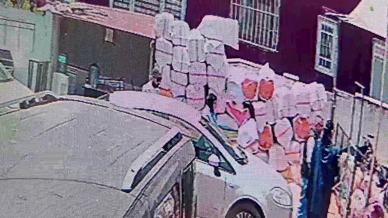 Hırsızlar önce aracı keşfetti sonra altınları çaldı
