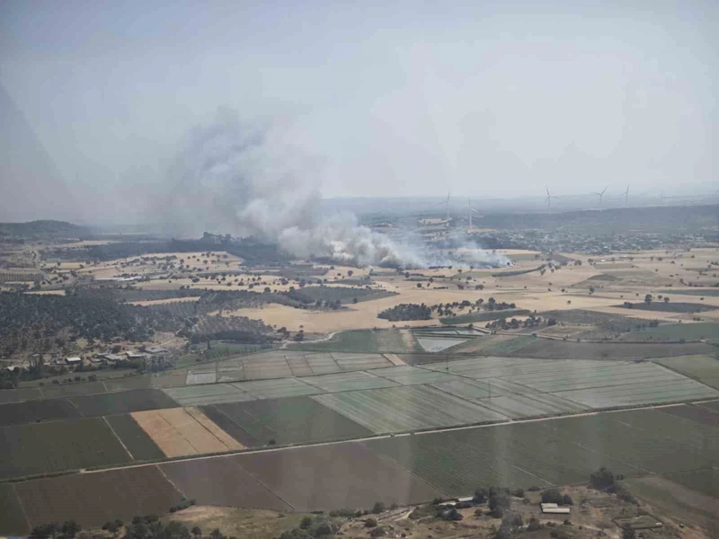 Çanakkale’de tarım arazisinde başlayan yangın kontrol altına alındı
