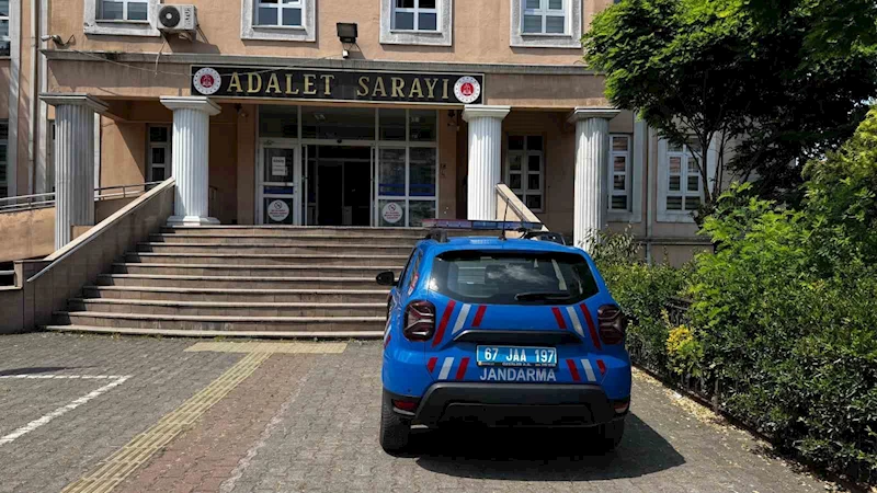 Durdurulan otobüste valiz içerisinde uyuşturucu hap ele geçirildi
