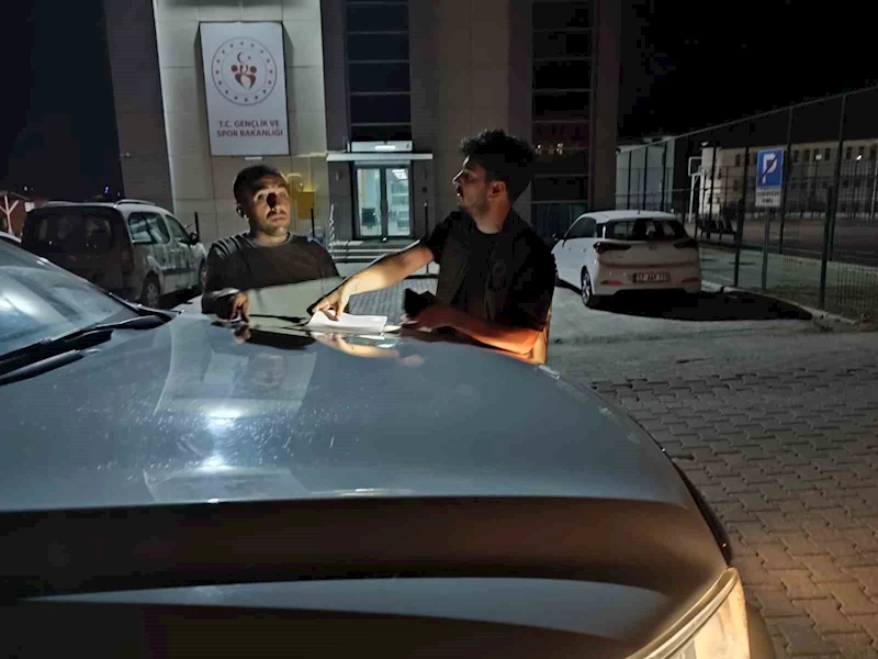 Sinop’ta yaralı halde bulunan leylek tedavi altına alındı
