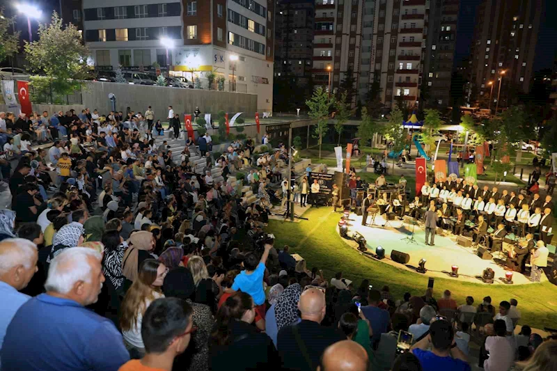 Talas’ta babalar günü coşkusu ’Hoş Seda’ ile yaşandı
