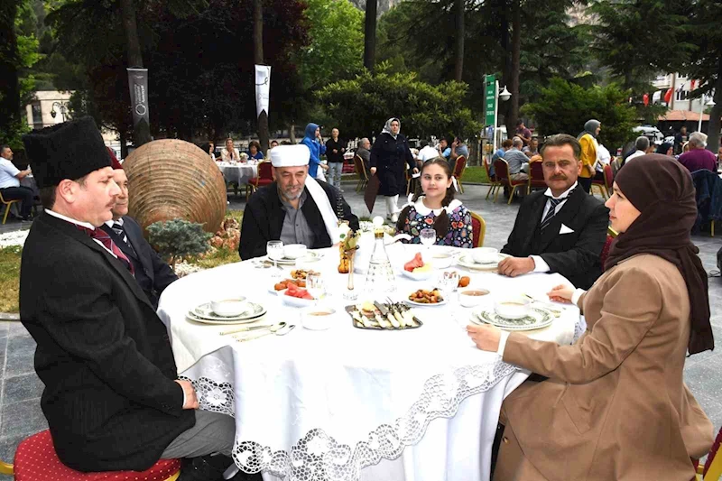 Amasya’daki festivalde ‘Atatürk onur yemeği’ etkinliği düzenlendi
