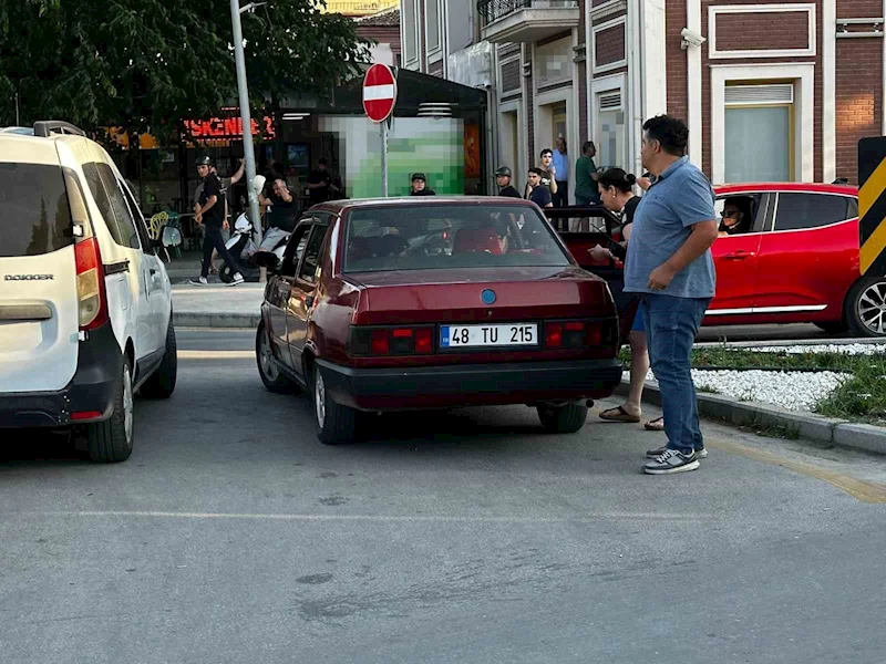 Polise mukavemet gösterdi, annesi 
