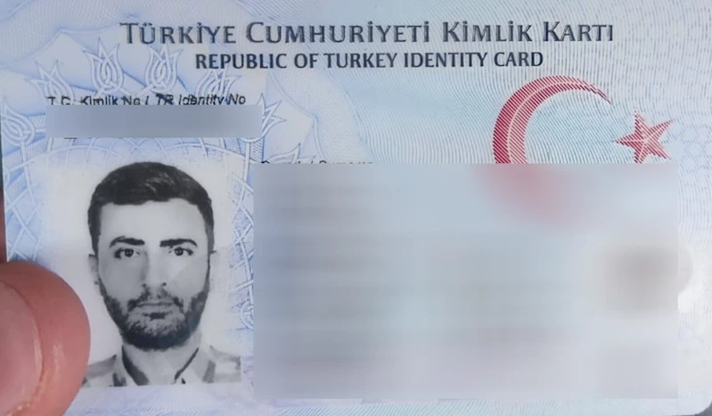 Firari katil, 18 yıl sonra çöp atarken aynı polislere yakalandı
