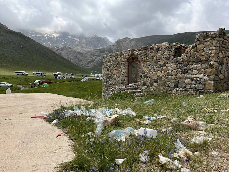 Niğde’nin ’doğal cenneti’ Karagöl ve Çini Göl alarm veriyor
