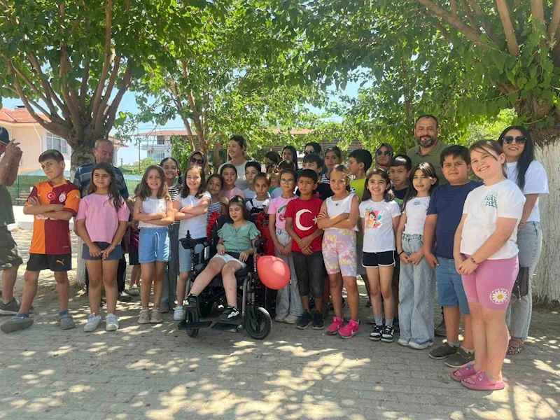 İncirliova’da öğrenciler harçlıklarını umuda dönüştürdü
