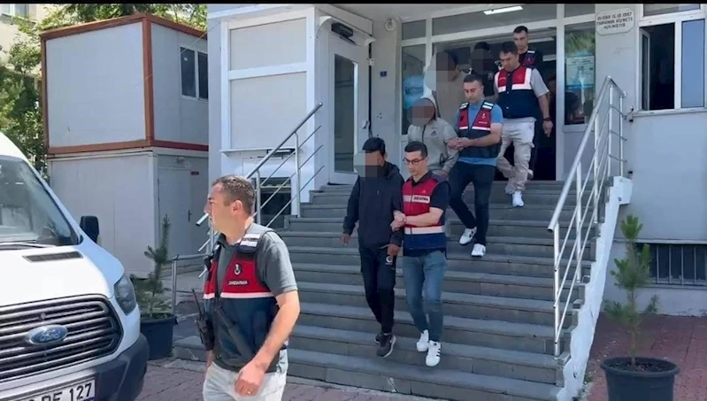Artvin’de göçmen kaçakçılığı operasyonu: 4 Afgan yakalandı
