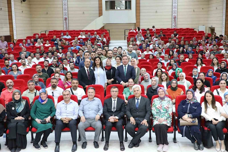 Vali Aydoğdu, Rehberlik, Fen Bilimleri, Almanca ve meslek liselerinde görev yapan tüm meslek dersleri öğretmenleriyle bir araya geldi

