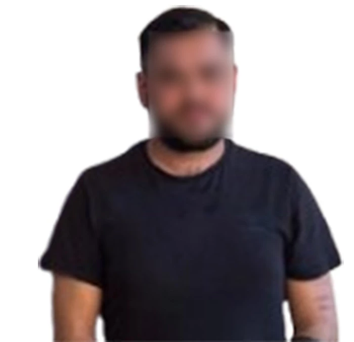 Merdivende çocuğunu tekmeleyen cani baba adliyeye sevk edildi
