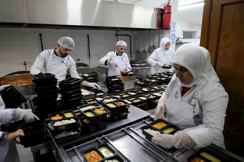 Bayramın bereketini ihtiyaç sahiplerinin sofrasına ulaştıracaklar

