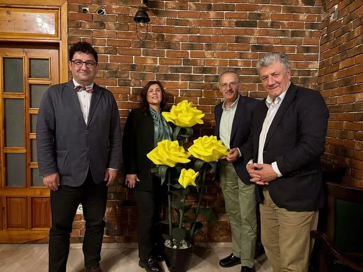 Başkan Çerçioğlu, yazarlarla fuarda bir araya geldi

