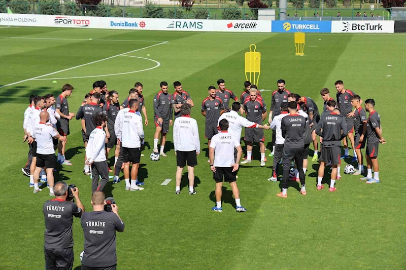 Hakan Çalhanoğlu, Uğurcan Çakır ve Mustafa Hekimoğlu, kadrodan çıkarıldı

