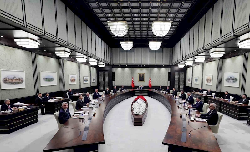 Cumhurbaşkanı  Recep Tayyip Erdoğan başkanlığında kabine toplantısı başladı.
