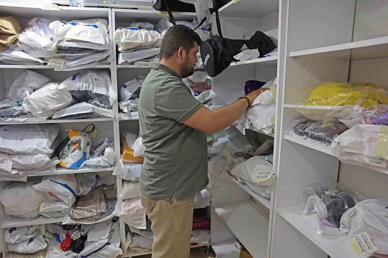 Toplu taşımada unutulan eşyalar sahiplerini bekliyor
