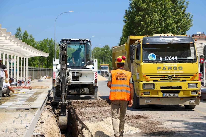 79 kişilik ekip metrobüs hattının 22 kilometrelik güçlü altyapısı için sahada
