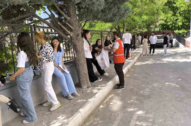 Kızılay’dan YKS adaylarına moral desteği
