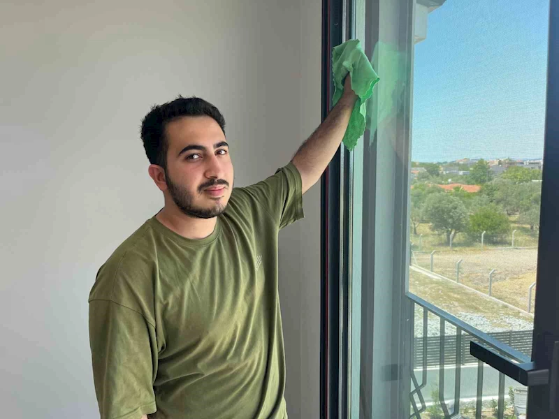 Üniversite sıralarından ev temizliğine: 