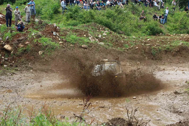 Rize’de Off-Road yarışları nefesleri kesti
