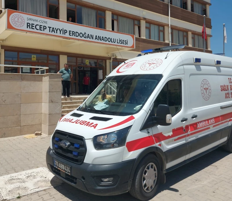 Cizre’de YKS’de fenalaşan iki aday hastaneye kaldırıldı
