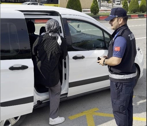 YKS sınavında adayların imdadına zabıta yetişti

