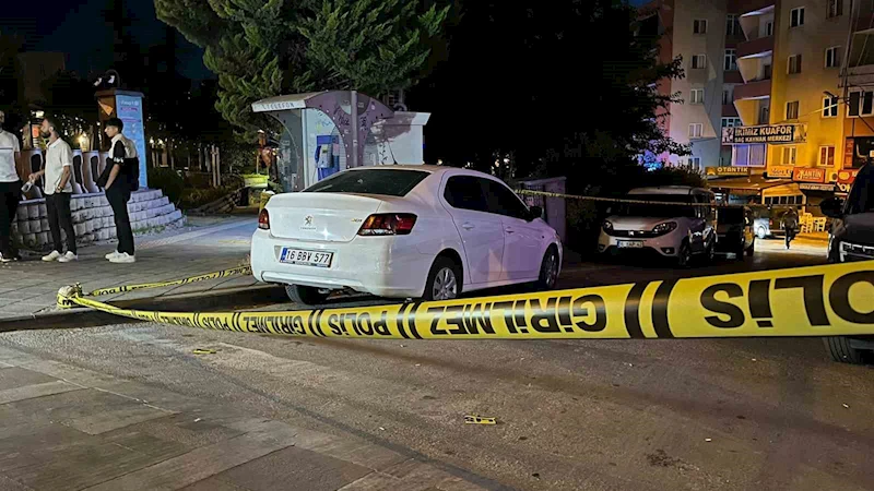 Bursa’da park halindeki araç kurşunlandı
