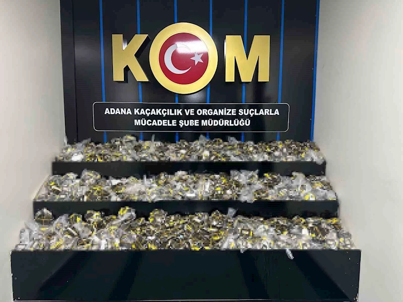 Adana’da 1 tondan fazla tütün, binlere sahte bandrol ele geçirildi
