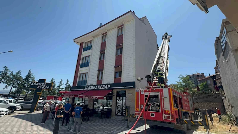 Eğirdir’de kebap salonunda çıkan baca yangını büyümeden söndürüldü
