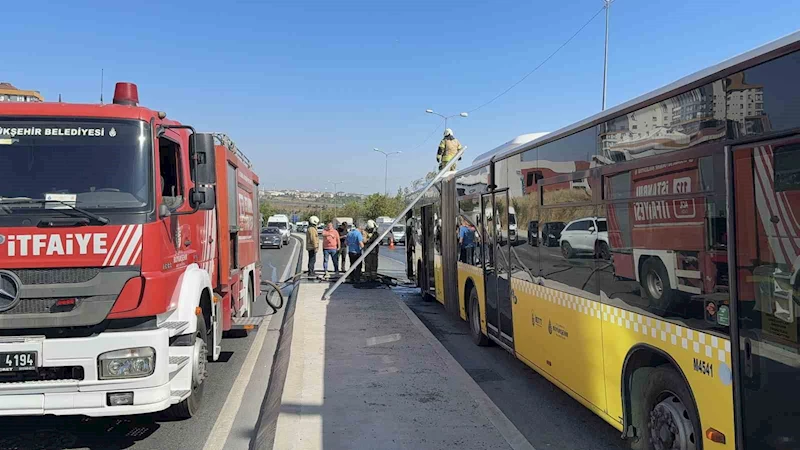 Sultangazi’de korku dolu anlar: İETT otobüsü alev aldı
