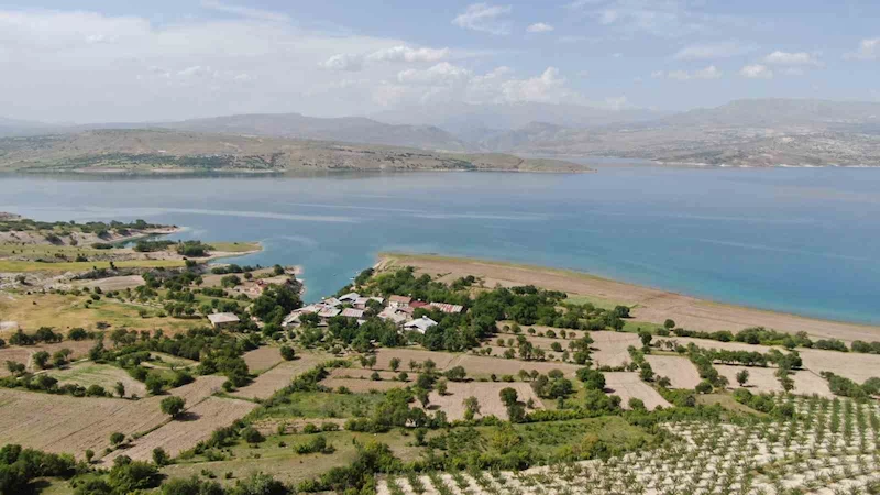 Elazığ’ın dört il sınırındaki saklı cenneti: Kurtuluş köyü
