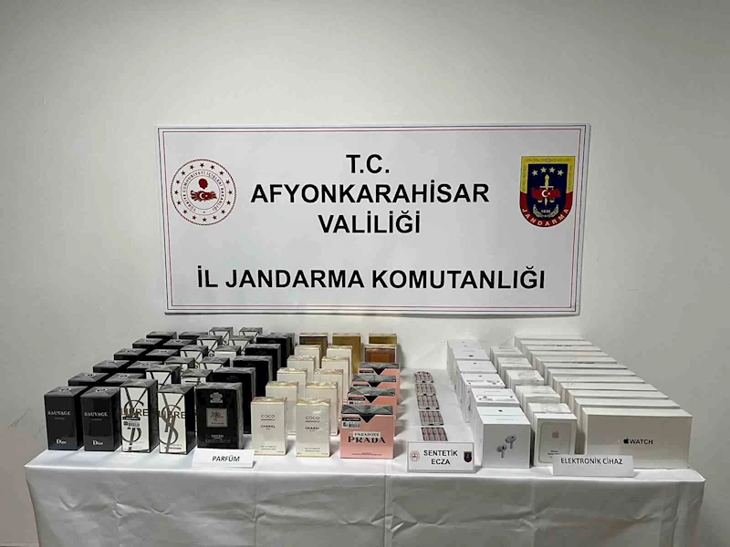 Kaçak elektronik ürün satan şahıs uyuşturucu ile yakalandı

