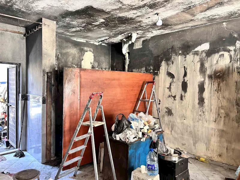 Motosiklet ustasının 35 yıllık emeği yangında küle döndü
