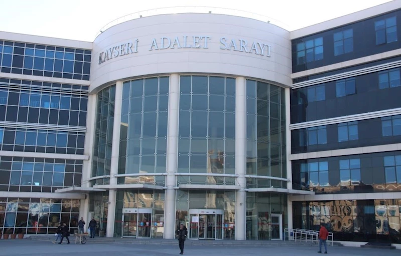 Akrabasını bıçaklayan sanığın cezası değişmedi
