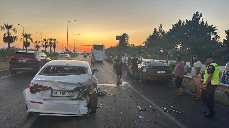 Manavgat’ta zincirleme kaza: 1 yaralı
