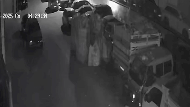 Ataşehir’de park halindeki araçları kundaklayan 2 şahıs yakalandı
