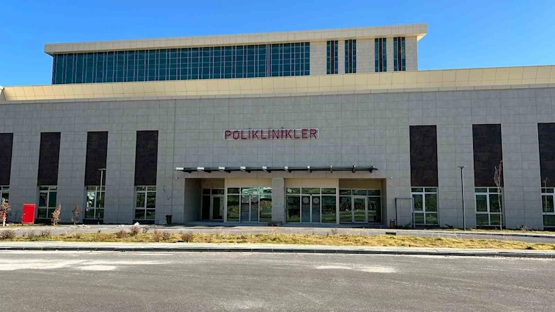 Niğde Eğitim ve Araştırma Hastanesi’nde yeni uzman doktorlar göreve başladı
