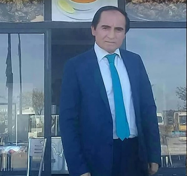 Okul müdürü odasında ölü bulundu
