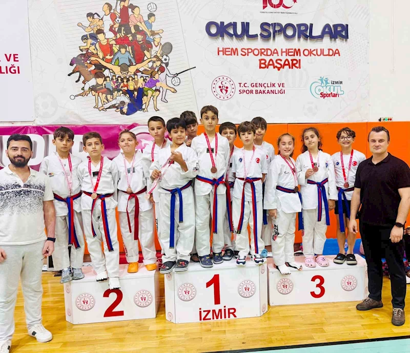 İzmir taekwondo müsabakalarında Aliağa’da 20 madalya sevinci
