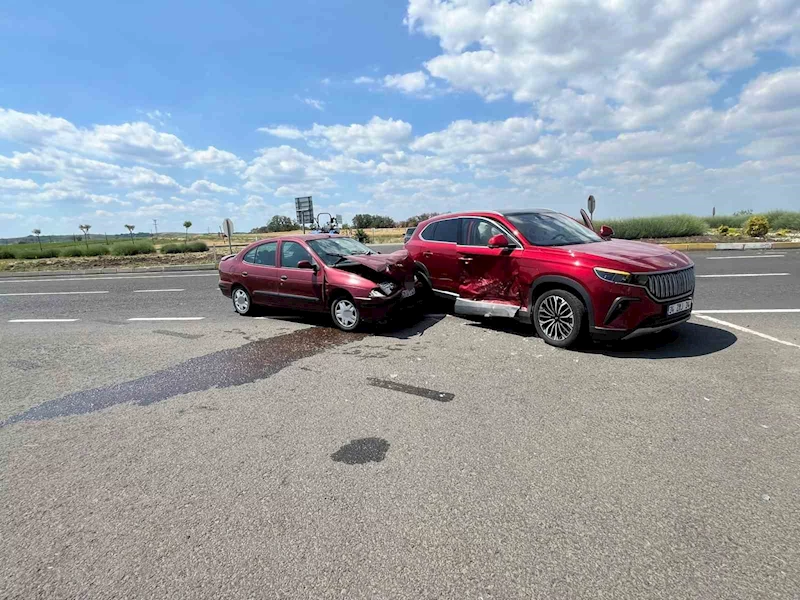 Muratlı’da trafik kazası: 3 yaralı
