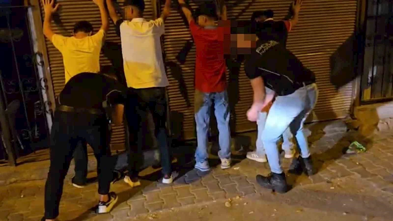 Adana’da ’Narkoalan’ uygulaması, uyuşturucu kullanan 63 şahıs yakalandı
