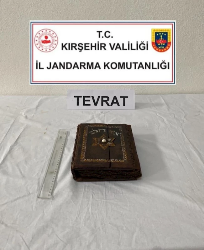 Kırşehir’de 7 asırlık el yazması Tevrat ele geçirildi
