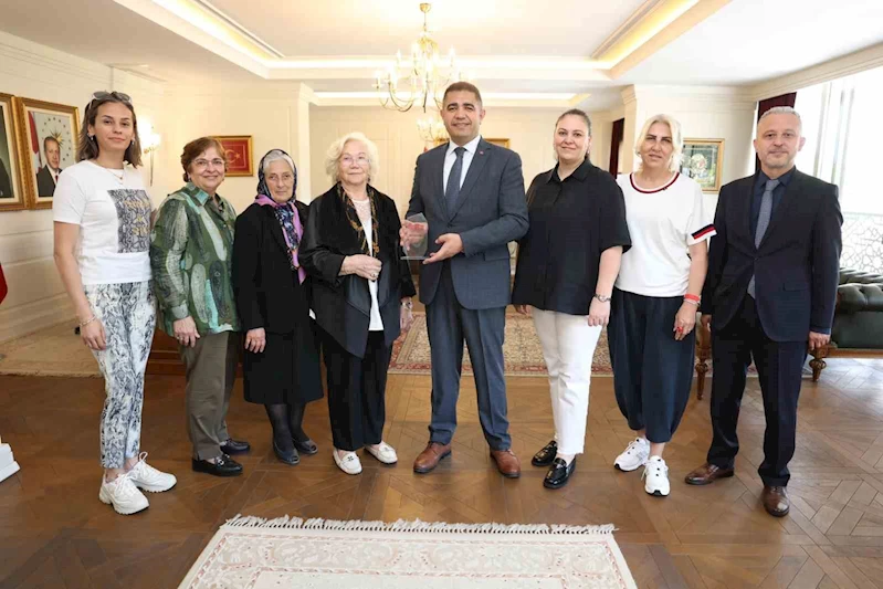 Devlet hastanesine 8 ritim kolter cihazı bağışladı

