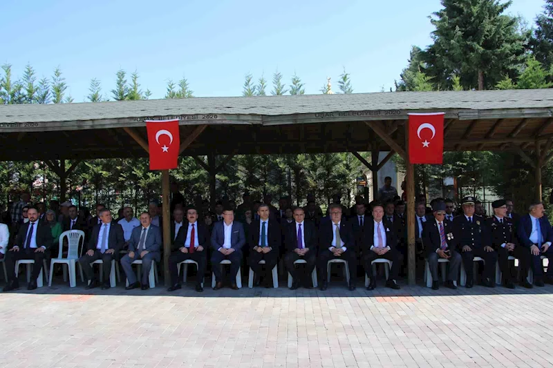 Uşak’ta bayram arifesinde şehitler unutulmadı
