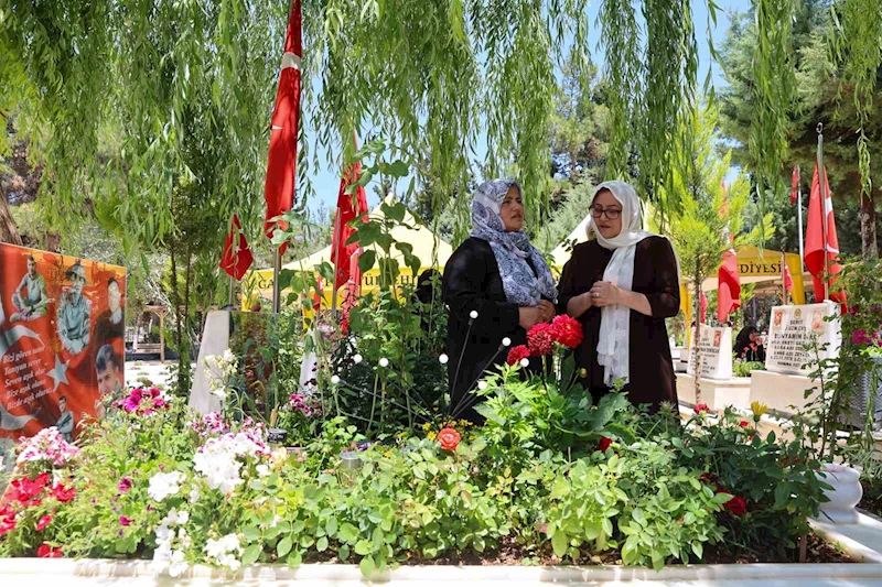 Şahin Gazi şehirlilerle bayramlaştı
