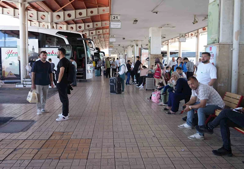 Gaziantep otogarında Kurban Bayramı yoğunluğu
