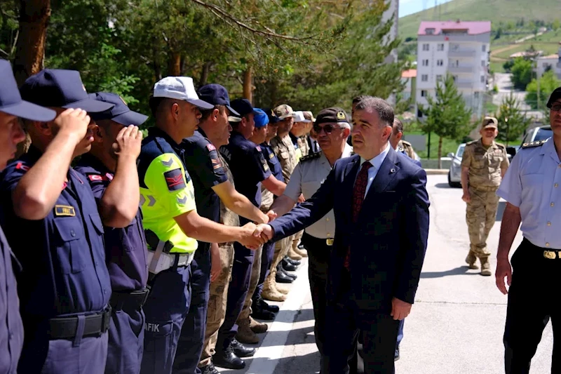 Bayburt’ta görevi başındaki güvenlik güçlerinin bayramı kutlandı
